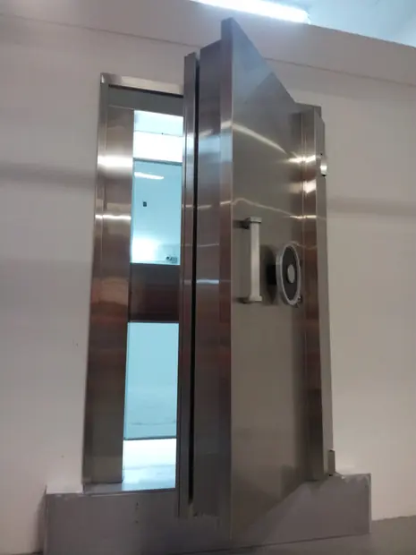 Excalibur bank vault door